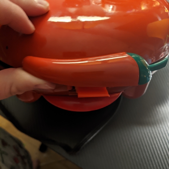 The El Paso Chili Company Quesadilla Maker - Picture 3 of 6